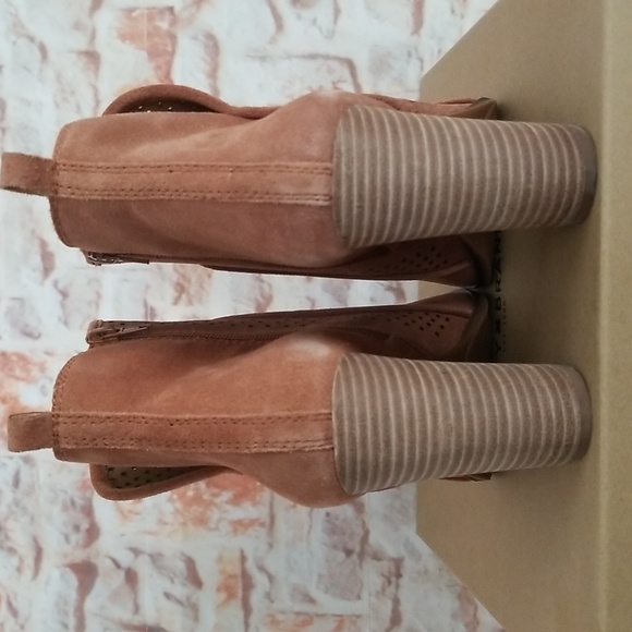 New Lucky Brand Lakmeh Peep Toe Booties - Picture 5 of 11